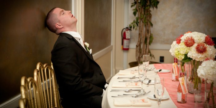 nj-wedding-groomsmen-funny-silly-drunk-groom-fell-asleep-1024x682